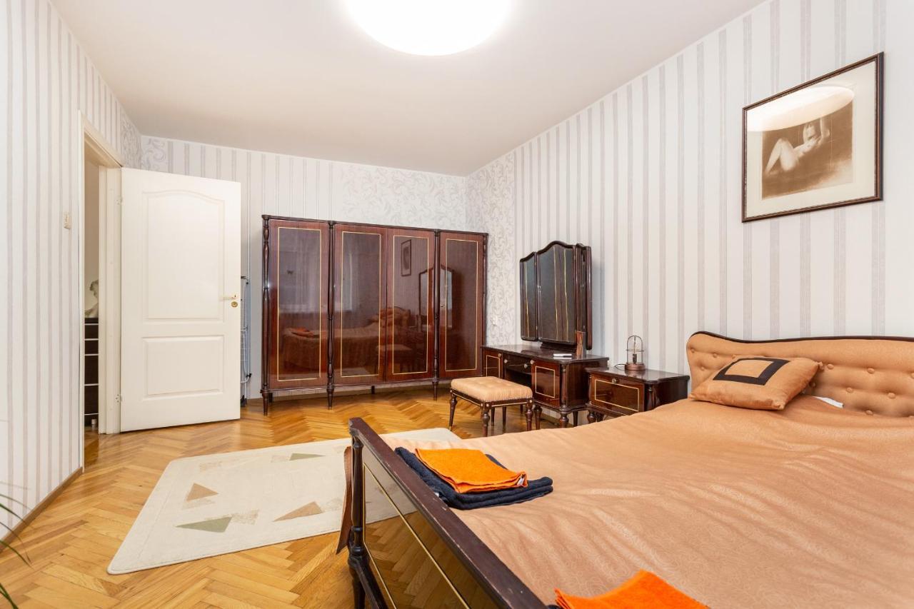 3 Room Central Apartmend 90M2 Parking For One Car Fifth Floor And The Building Does Not Have An Elevator Tallinn Extérieur photo